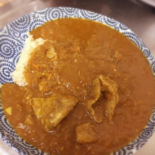 *たまねぎと鶏肉で十分！チキンカレー*